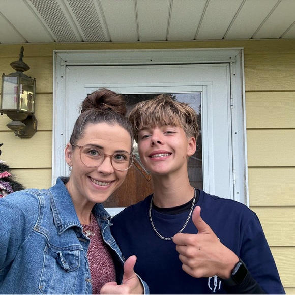 💝Hi, I’m Rachel! Happy Poshing💝 - Picture 6 of 16